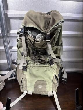 XL Adventuridge Olive & Grey Day Hiking Backpack Trekking Pack Large Zip Adjust